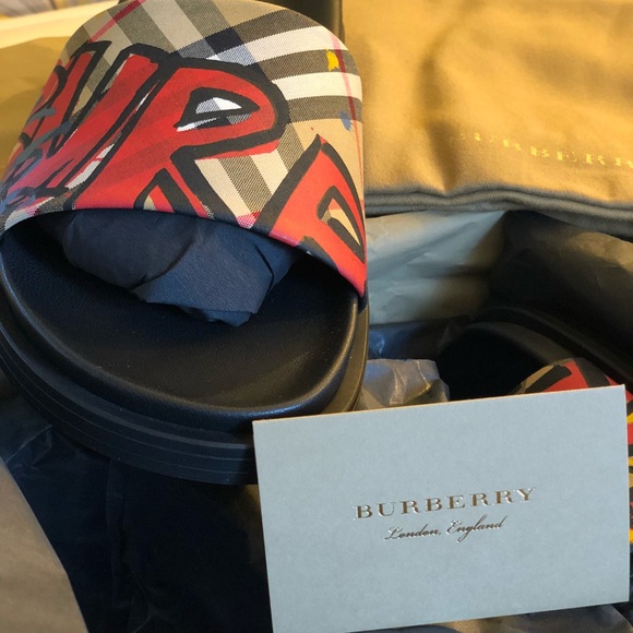 LIMITED EDITION! 2018 BURBERRY CHECK SLIDES - Picture 2 of 5